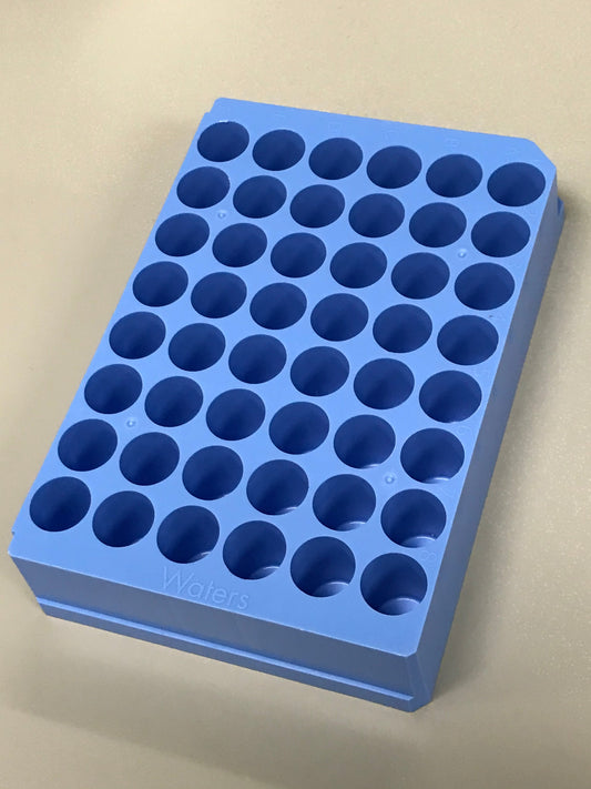 Tray for storing vials