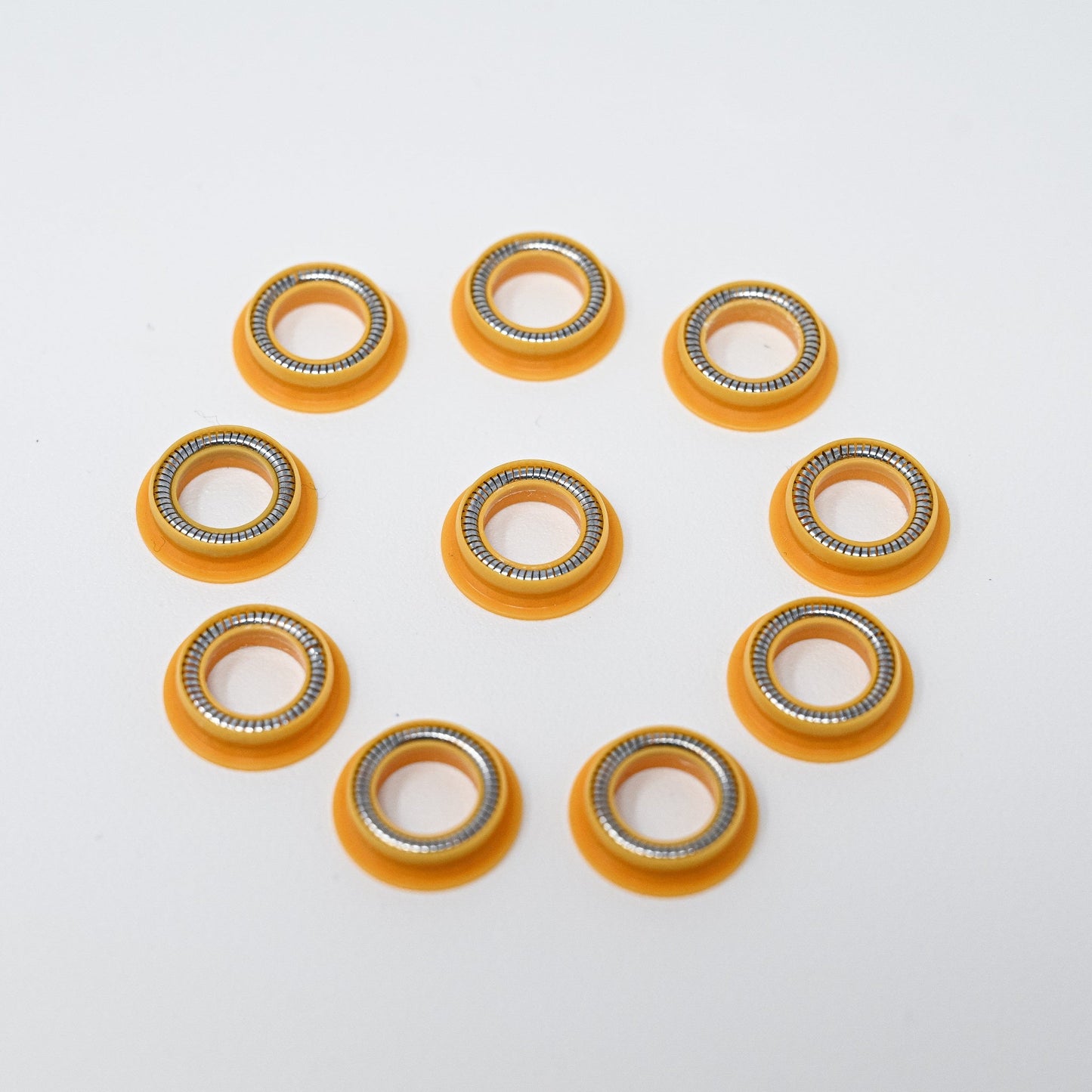 Set of seals with flanges